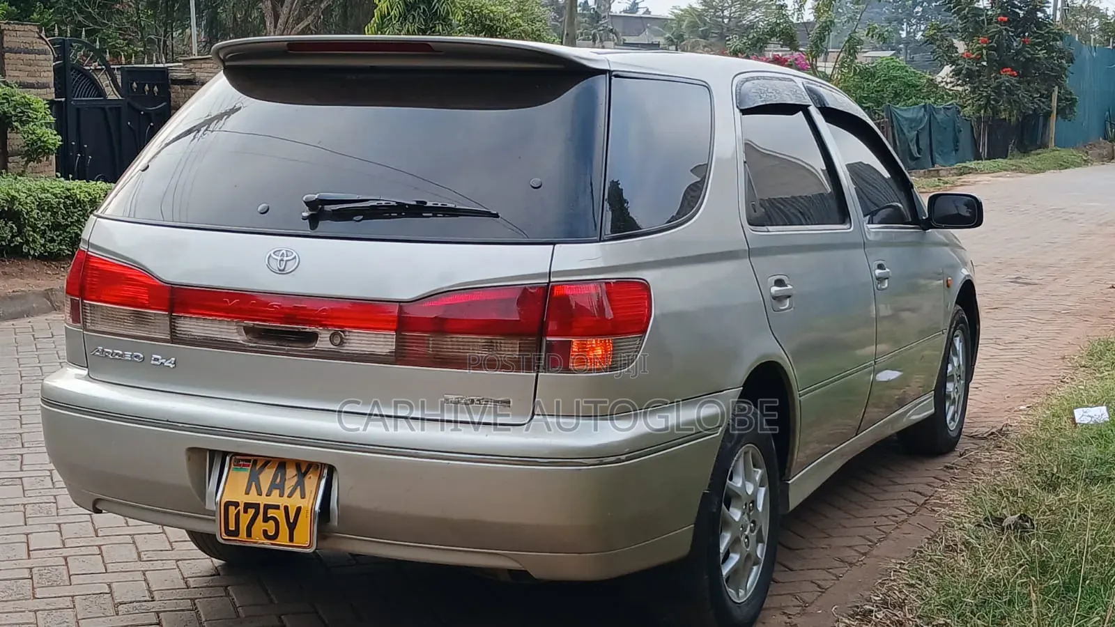 Toyota Vista 2000 Gold