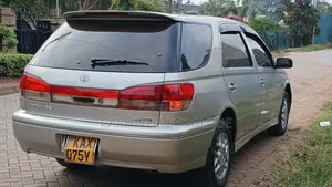 Toyota Vista 2000 Gold