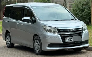 Toyota Noah 2014 Silver