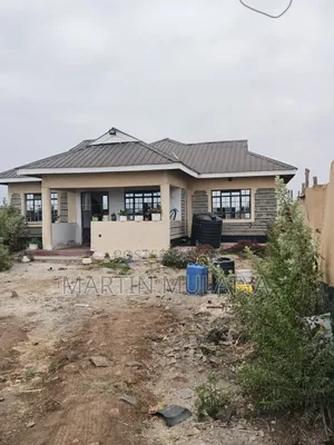 3bdrm Bungalow in Komarock for sale
