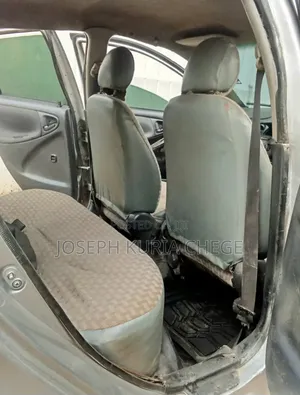 Toyota Vitz 2005 Silver