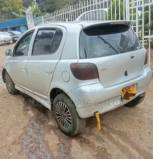 Toyota Vitz 2005 Silver