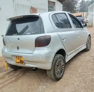 Toyota Vitz 2005 Silver