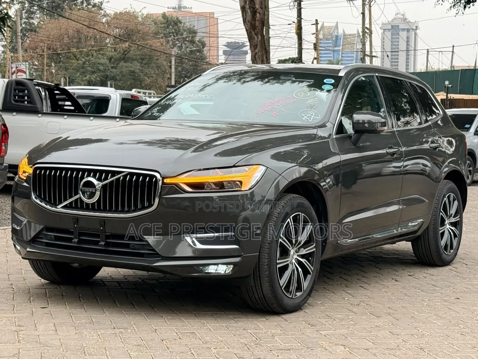 Volvo XC60 2019 Gray