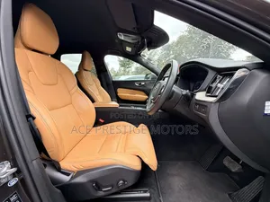 Volvo XC60 2019 Gray