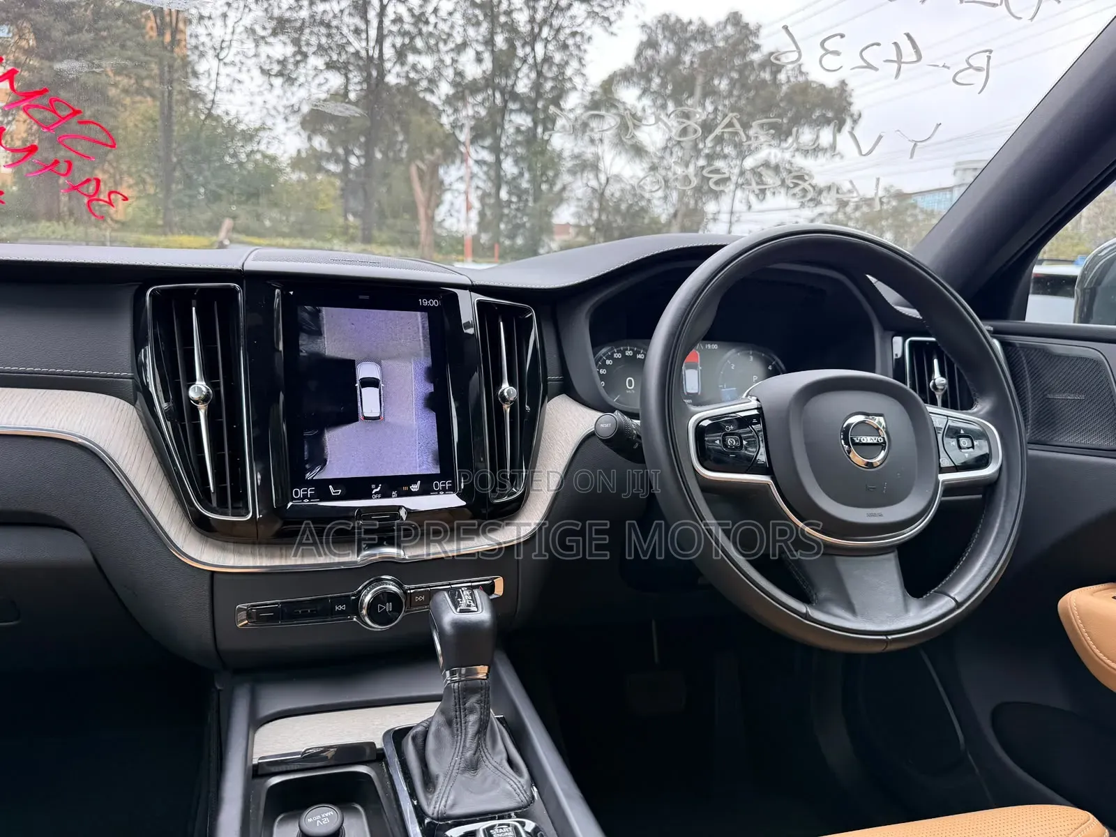 Volvo XC60 2019 Gray
