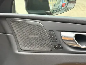 Volvo XC60 2019 Brown
