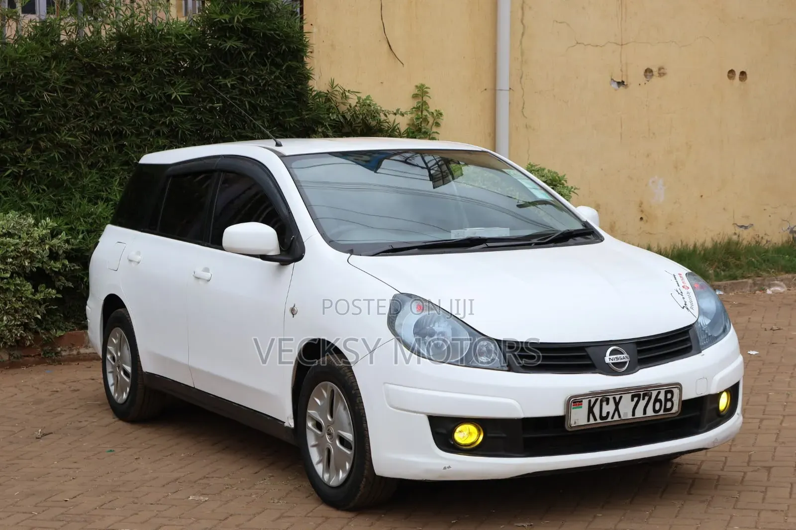 Nissan Advan 2012 White