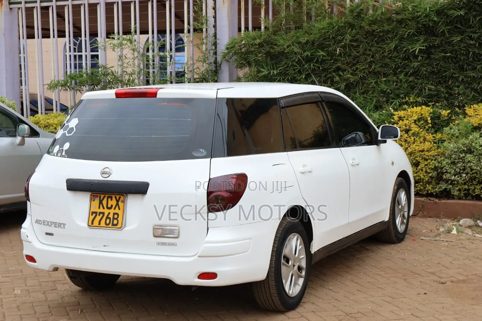 Nissan Advan 2012 White