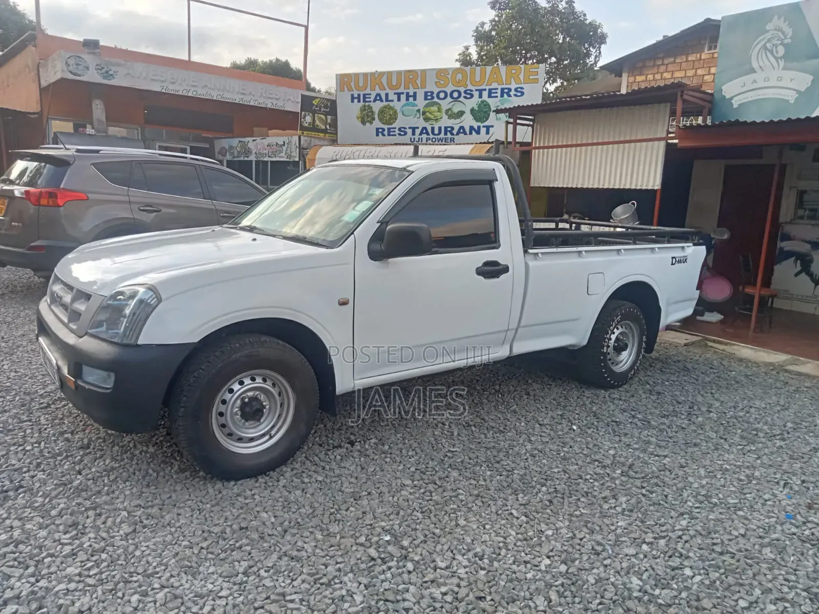Isuzu Como 2014 White