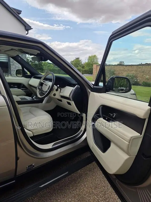 Land Rover Range Rover 2023 Gold