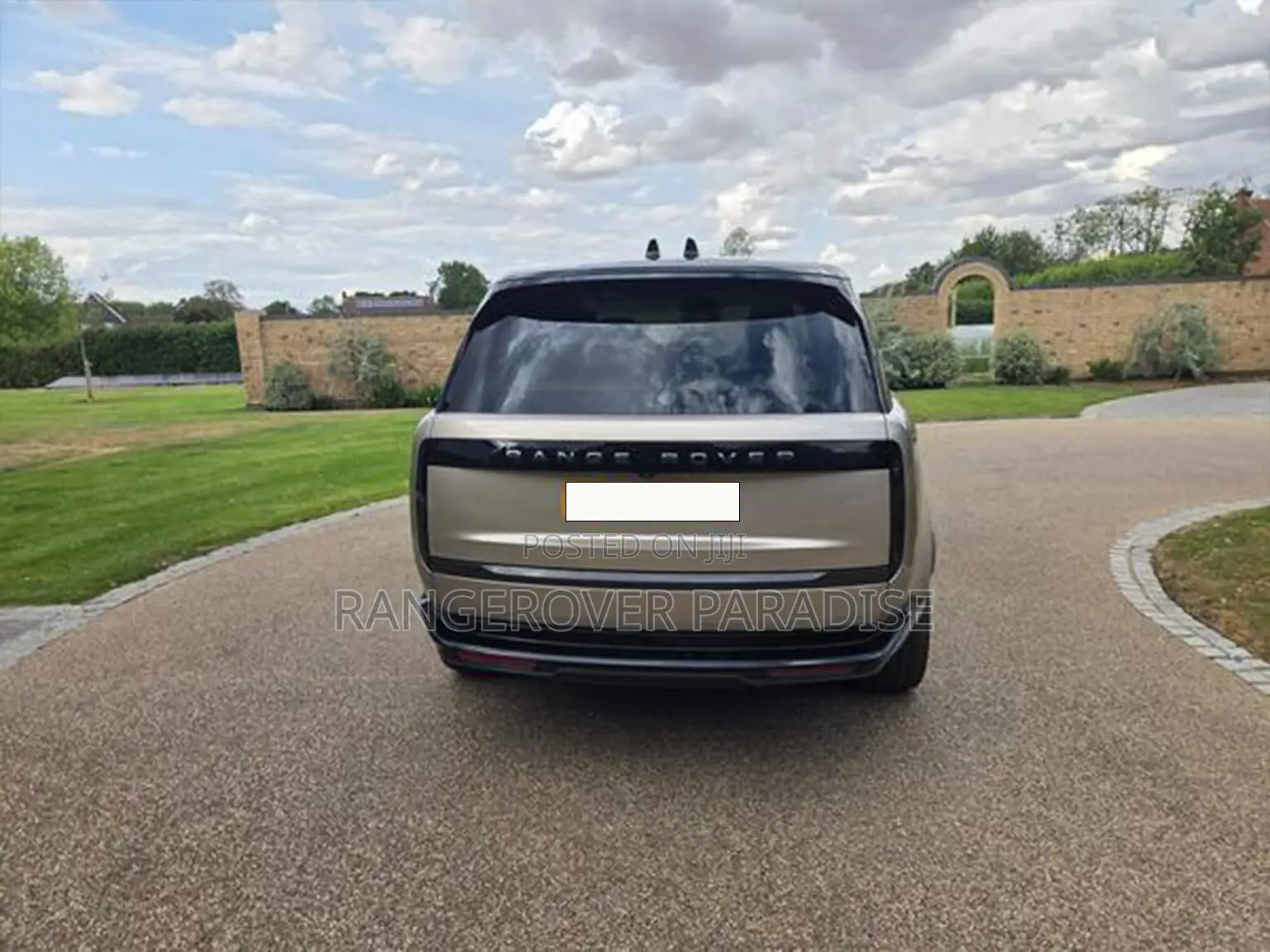 Land Rover Range Rover 2023 Gold