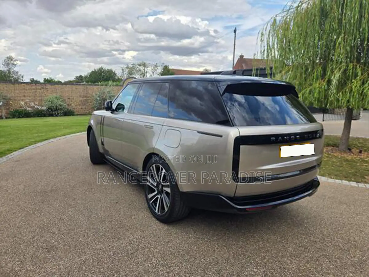 Land Rover Range Rover 2023 Gold