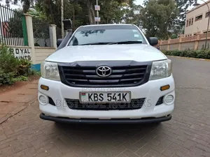 Toyota Hilux 2.5 D-4D 4X4 SRX 2012 Pearl