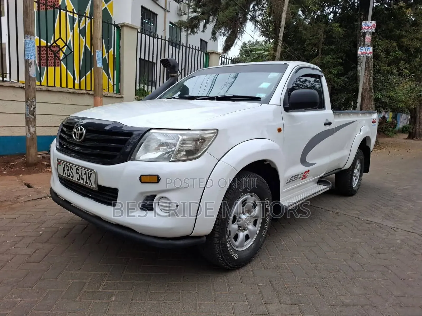 Toyota Hilux 2.5 D-4D 4X4 SRX 2012 Pearl