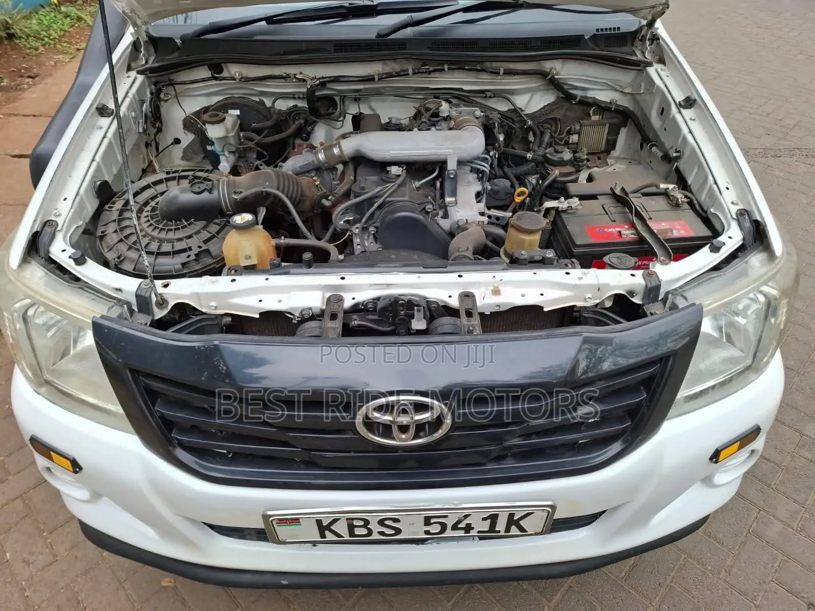 Toyota Hilux 2.5 D-4D 4X4 SRX 2012 Pearl