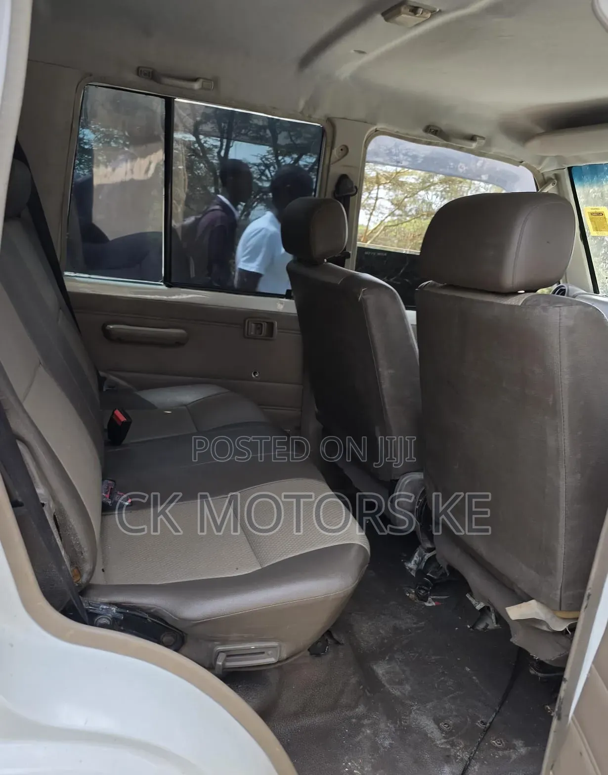 Toyota Land Cruiser 2011 White