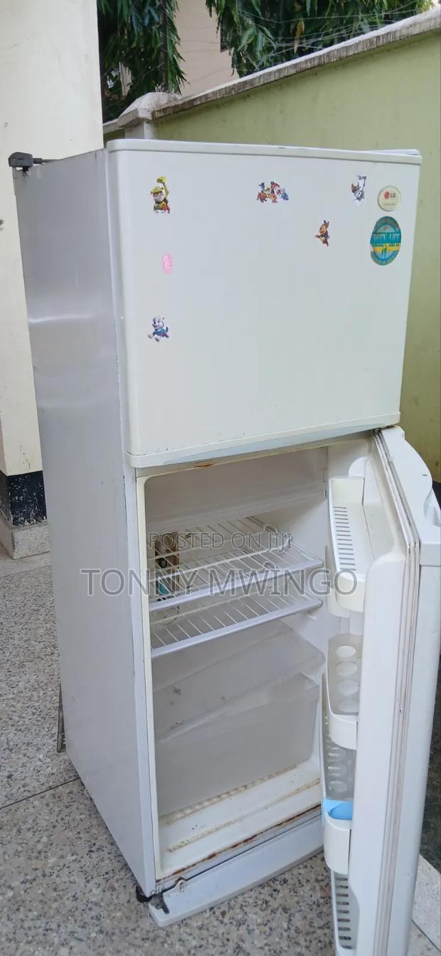 Selling a Fridge - thumbnail 3