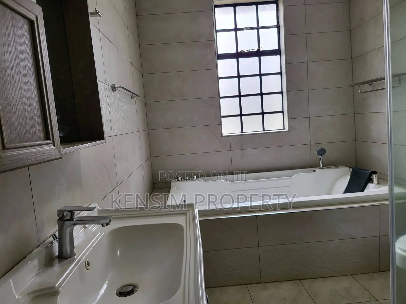 4bdrm Townhouse / Terrace in Kitisuru for rent