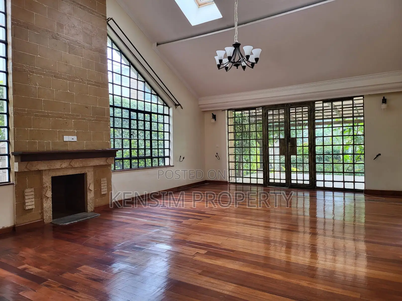 4bdrm Townhouse / Terrace in Kitisuru for rent