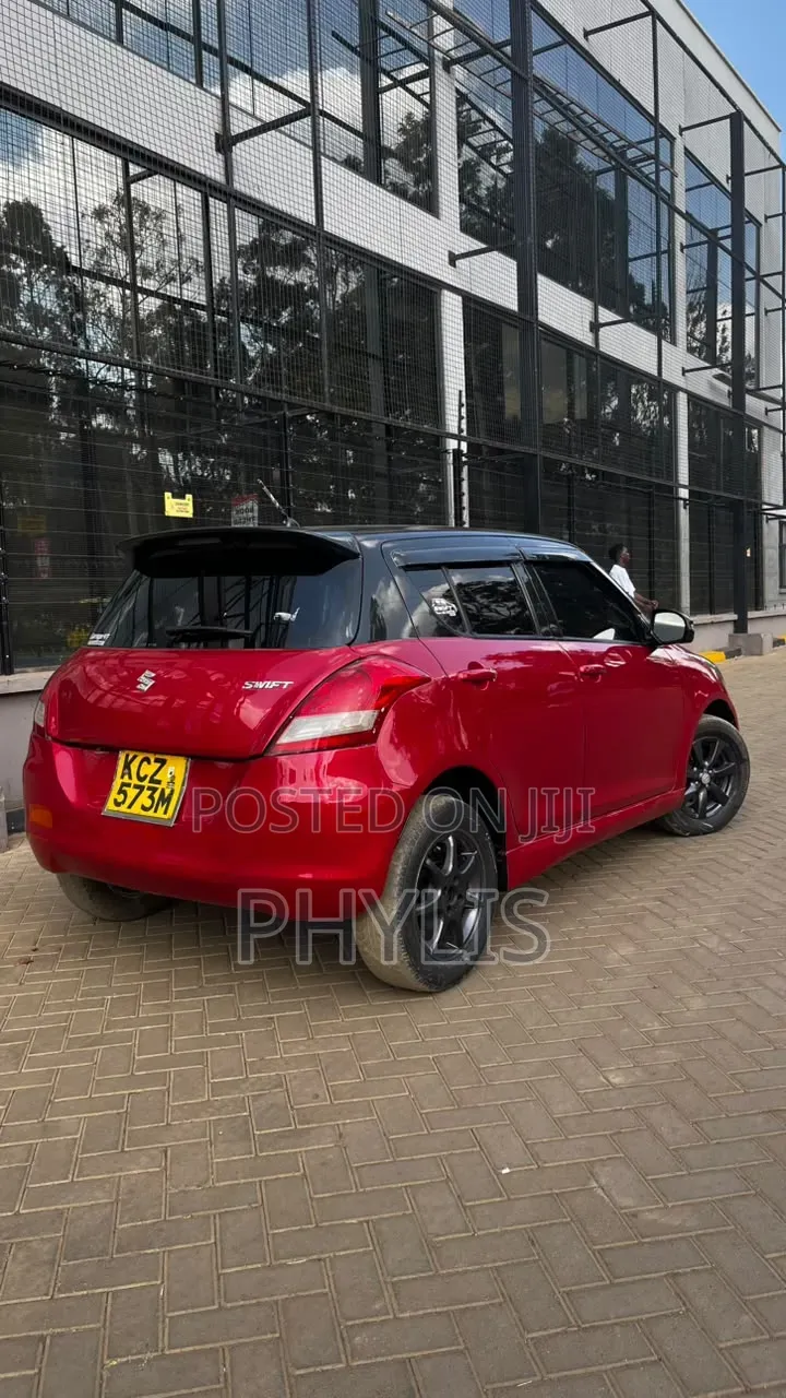 Suzuki Swift 2013 Red