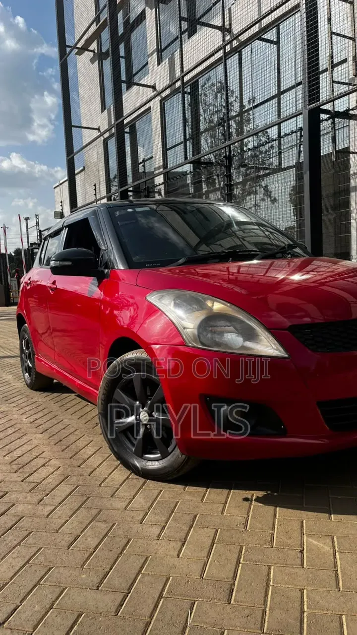 Suzuki Swift 2013 Red
