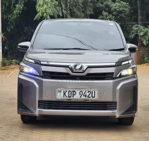Toyota Voxy 2018 Gray