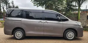 Toyota Voxy 2018 Gray