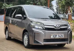 Toyota Voxy 2018 Gray
