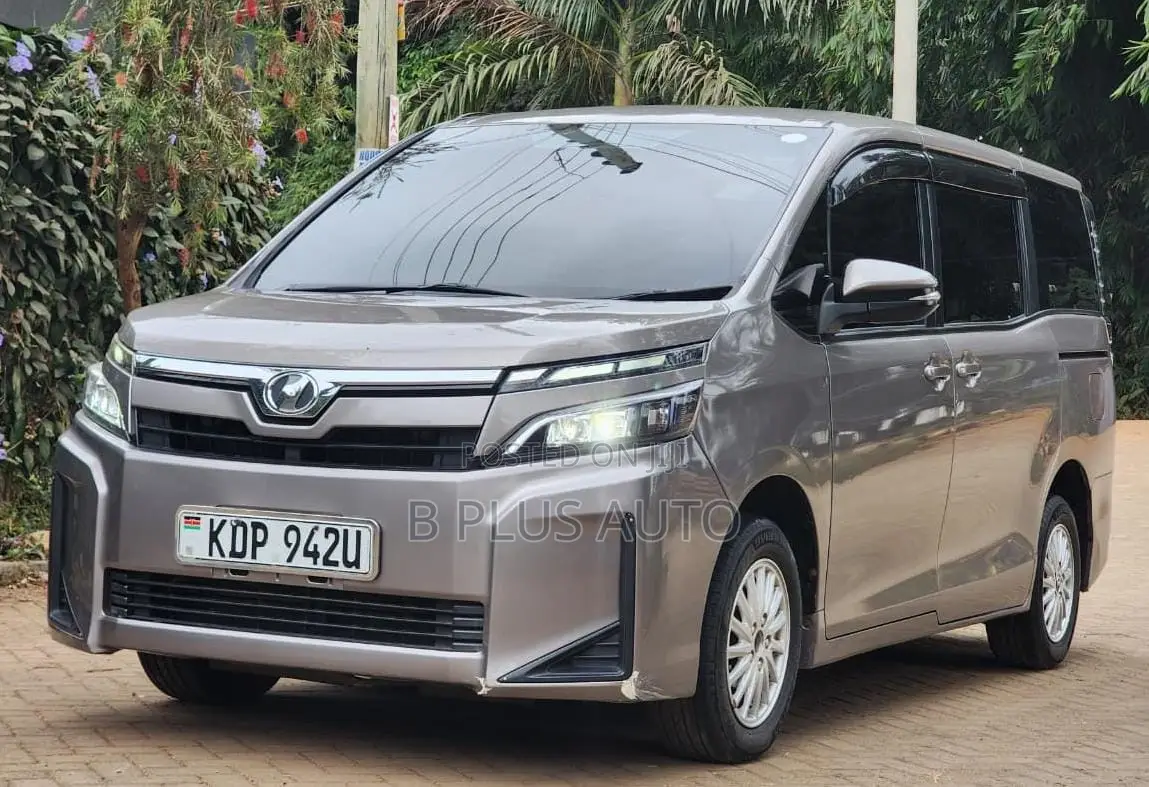 Toyota Voxy 2018 Gray