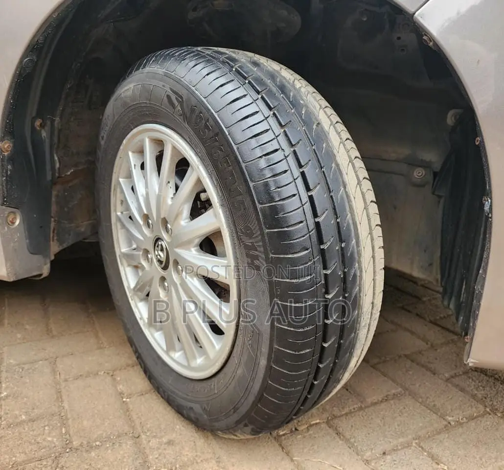 Toyota Voxy 2018 Gray