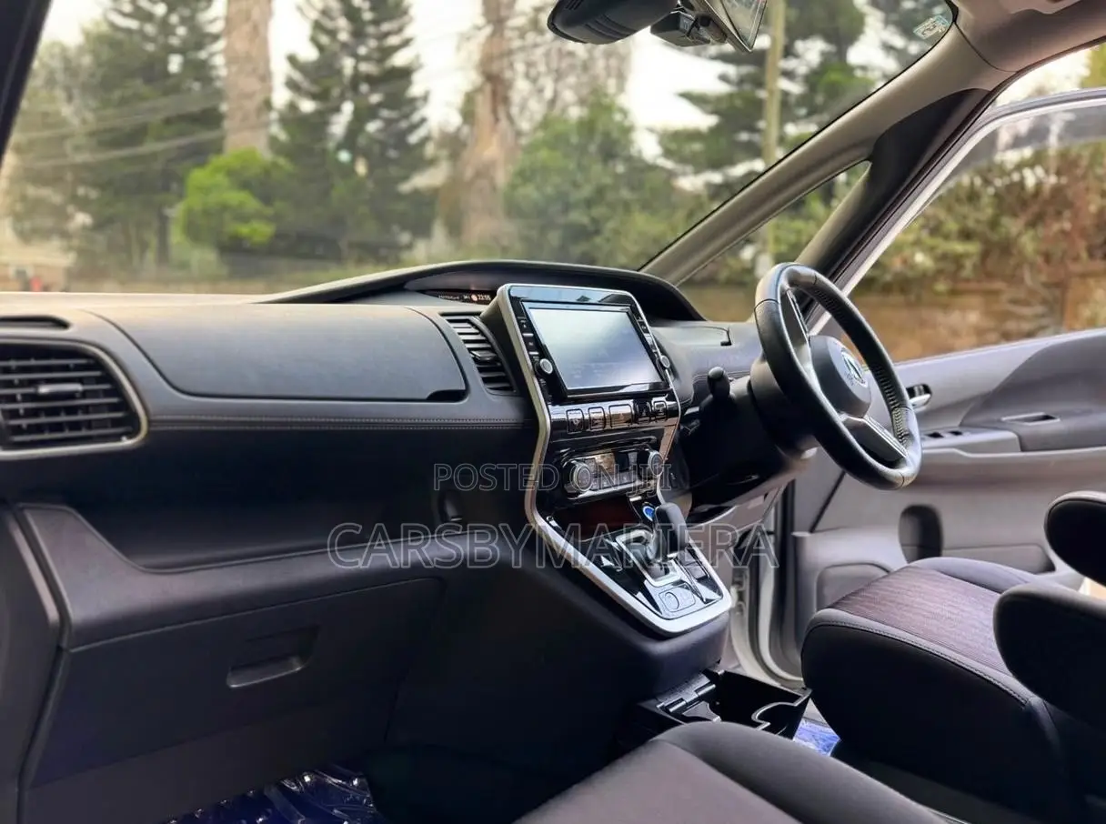 Nissan Serena 2019 White
