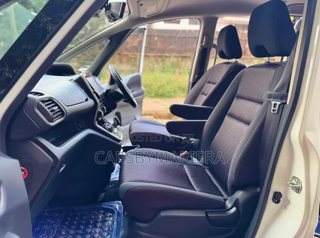 Nissan Serena 2019 White