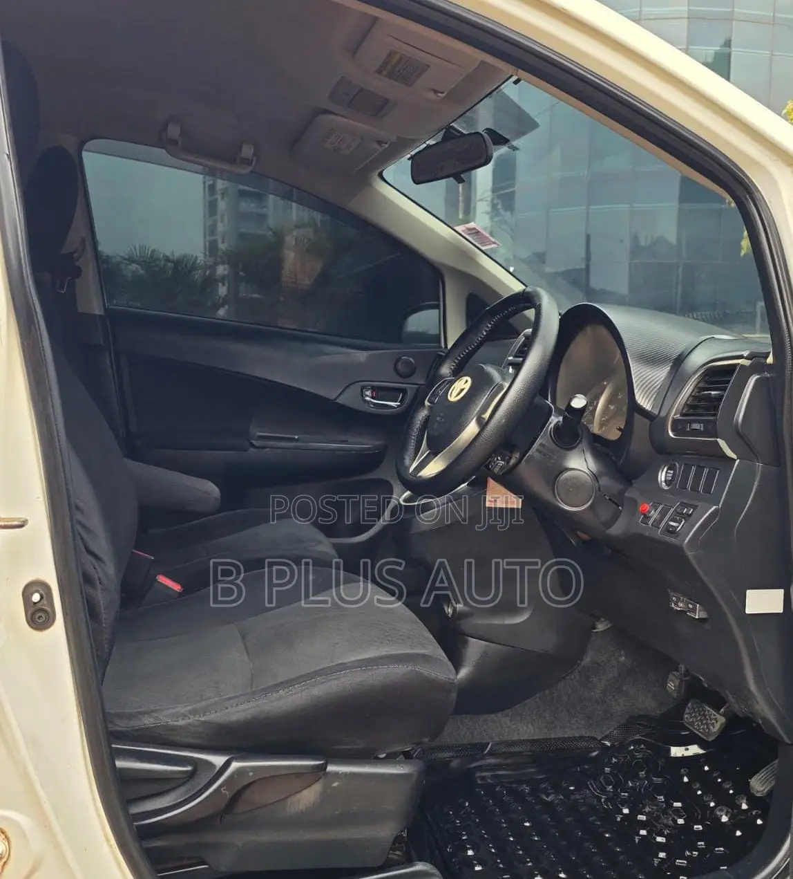 Toyota Ractis 2012 White