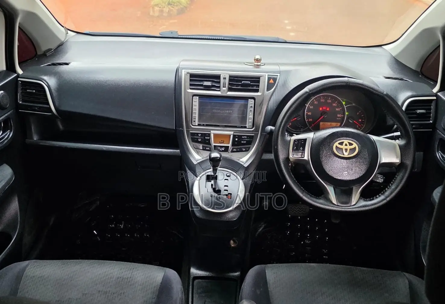 Toyota Ractis 2012 White