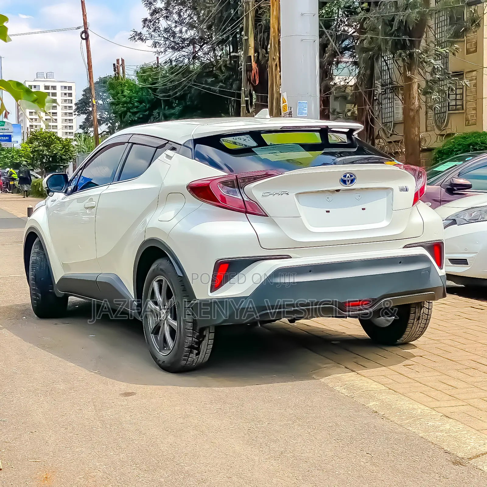 Toyota C-HR XLE Prermium FWD (2.0L 4cyl 2AM) 2018 White