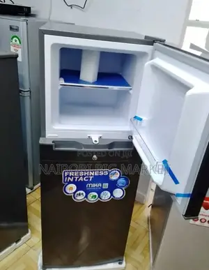 Mika 138 Litres Double Door Fridge With Outside Gold Handle