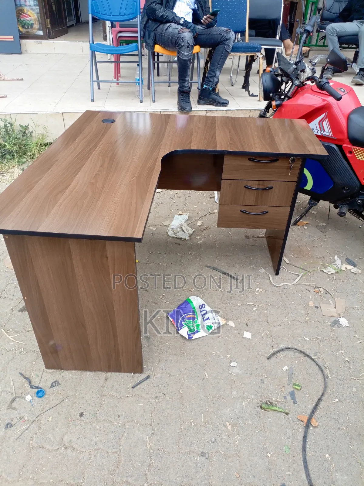 Executive Director OFFICE DESK