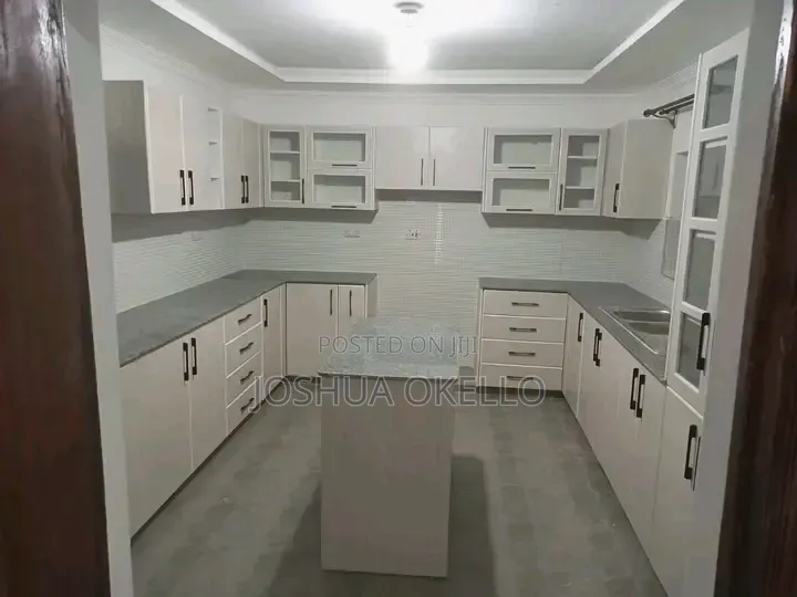 Kitchen Cabinets,glass Doors and Solid