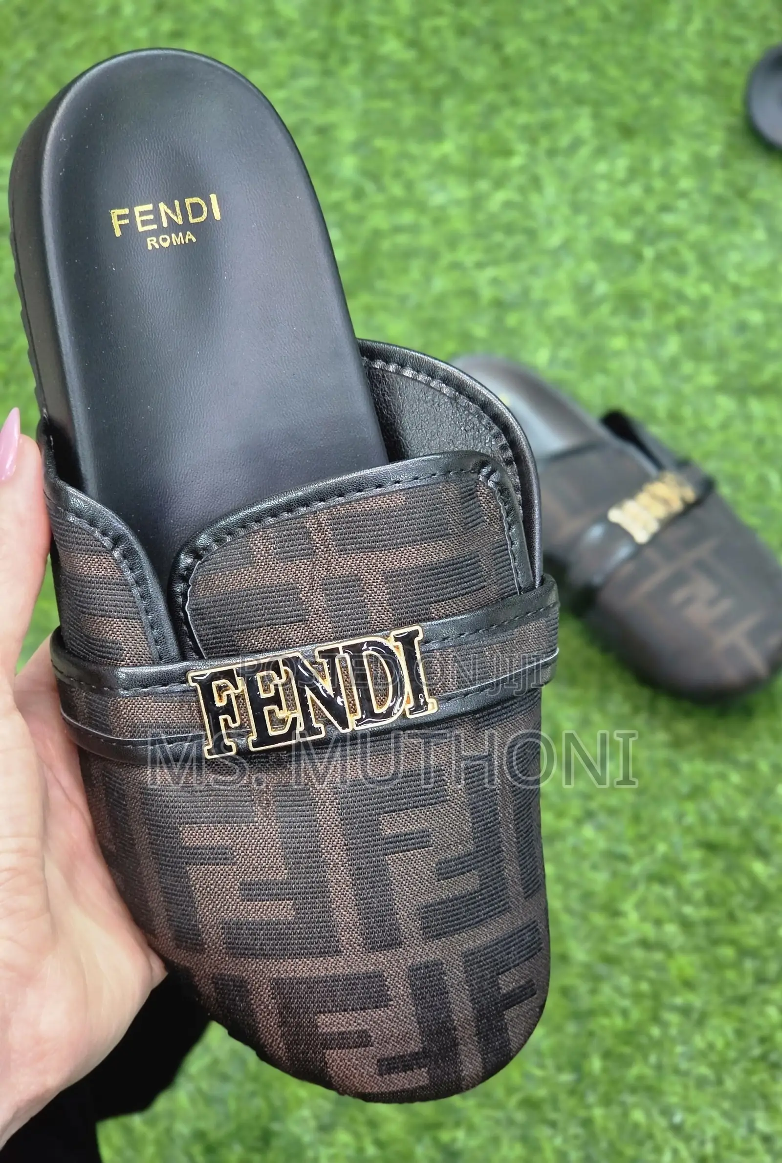 Ladies Fendi Roma Slides Size 37-41