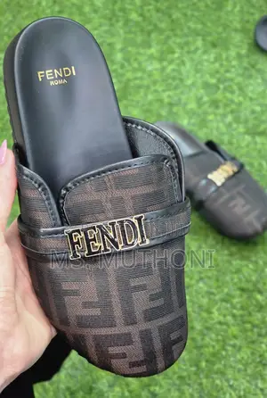 Ladies Fendi Roma Slides Size 37-41