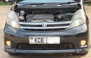 Toyota ISIS 2008 Black