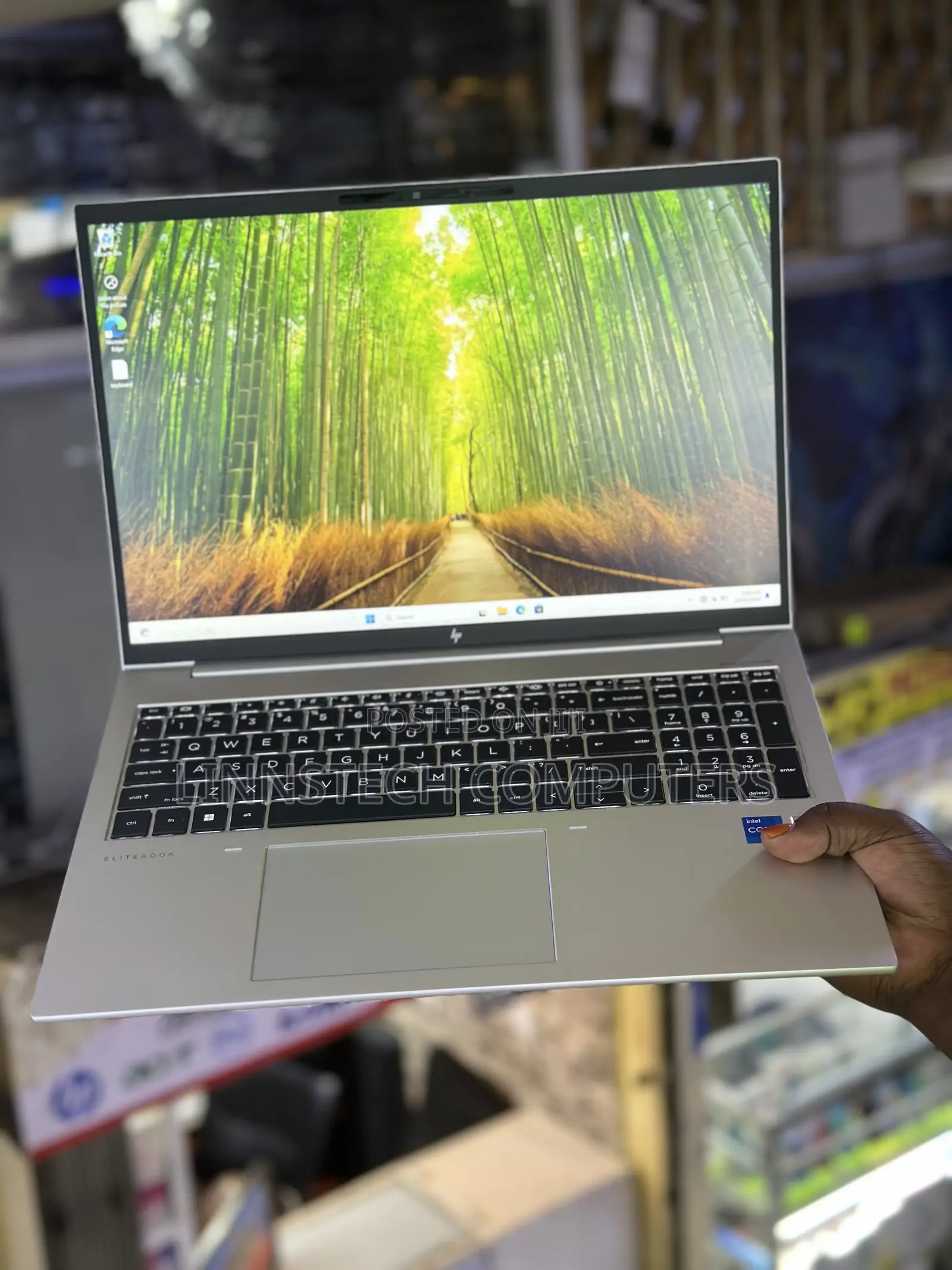 Laptop HP EliteBook 860 G10 16GB Intel Core i5 SSD 256GB