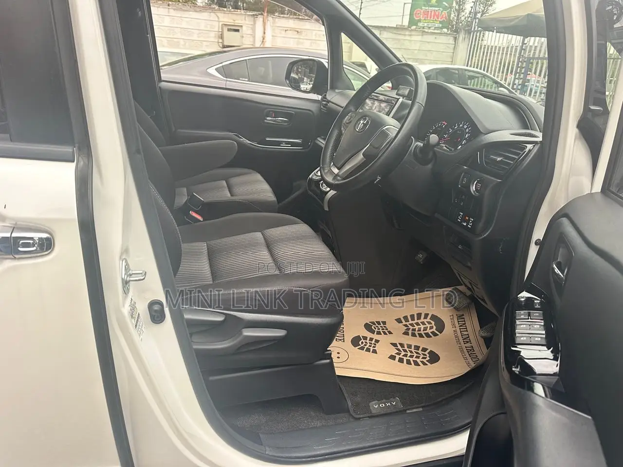Toyota Voxy ZS Kirameki II 2WD 7-Seater 2019 Pearl