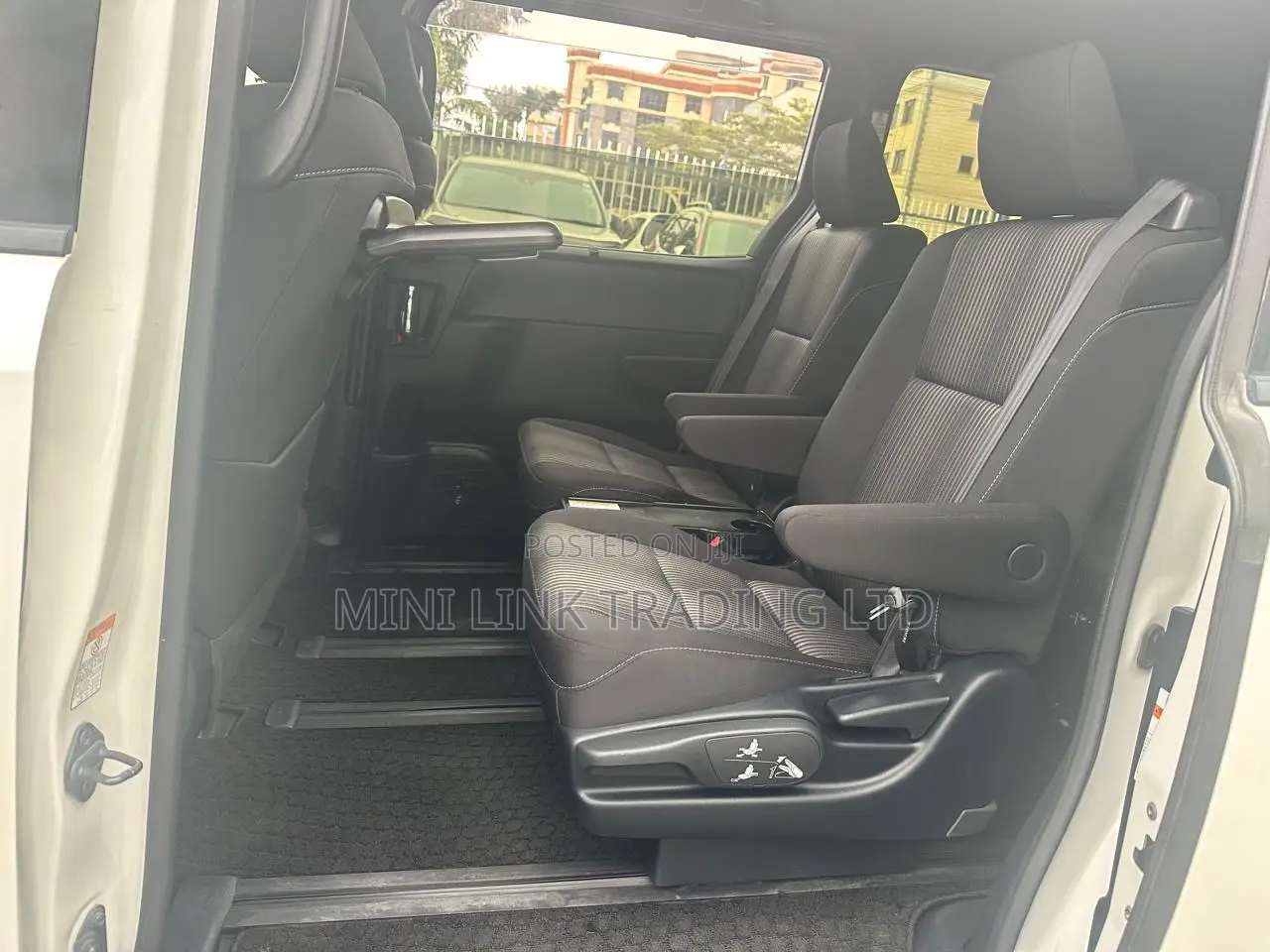 Toyota Voxy ZS Kirameki II 2WD 7-Seater 2019 Pearl
