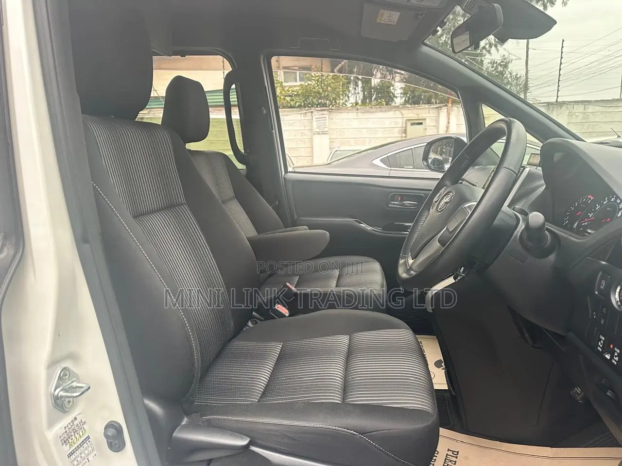 Toyota Voxy ZS Kirameki II 2WD 7-Seater 2019 Pearl