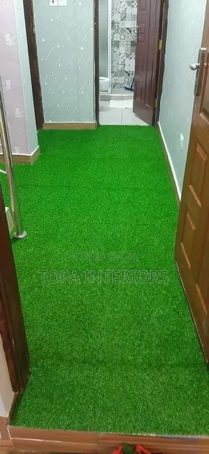 Balcony Floor Wall to Wall Artificial Green Grass Carpets Installation