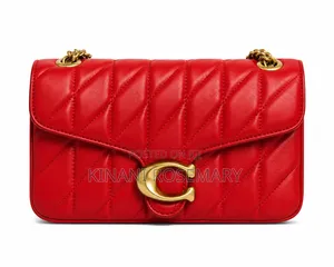Quilted Chain Shoulder Crossbody Handbag – Black With Red Lip Print