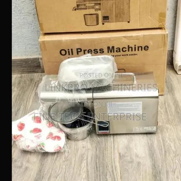 Oil Press Machine . - main view