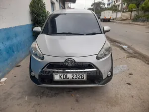 Toyota Sienta 2016 Silver